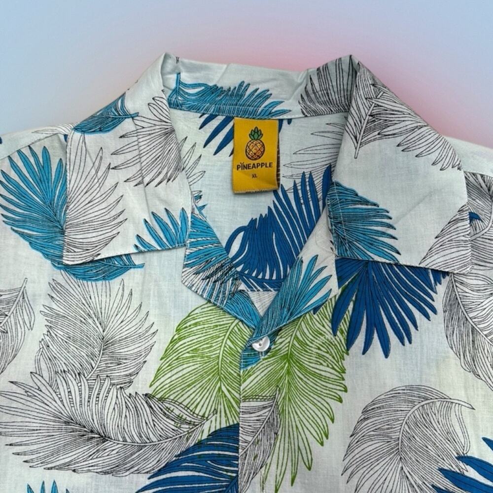 PINEAPPLE Men’s XL Blue Floral Hawaiian Shirt